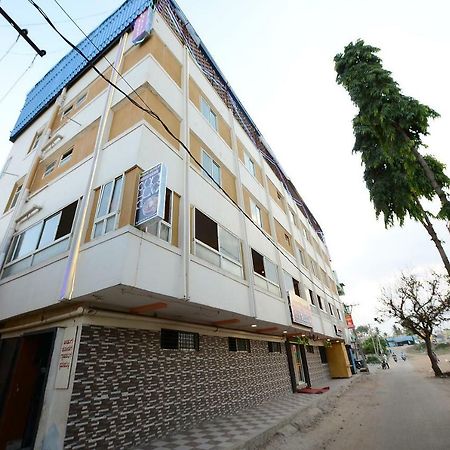 Spot On 37153 Karavali Paradise Hotel Dod Ballāpur Buitenkant foto