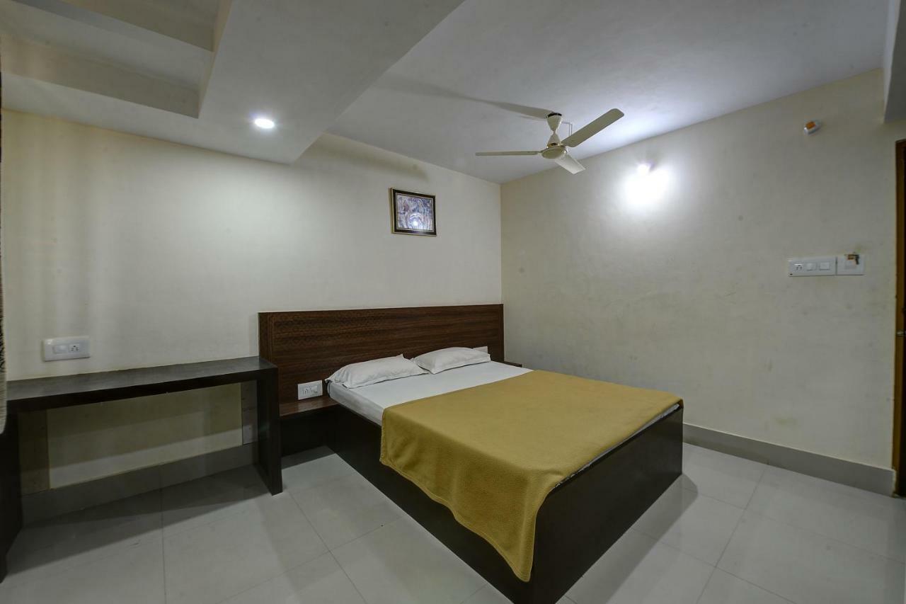 Spot On 37153 Karavali Paradise Hotel Dod Ballāpur Buitenkant foto